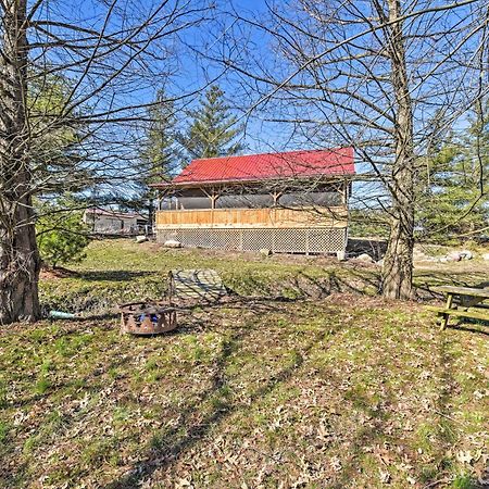 Honey House Cabin - A Quiet Countryside Retreat! Nappanee Esterno foto
