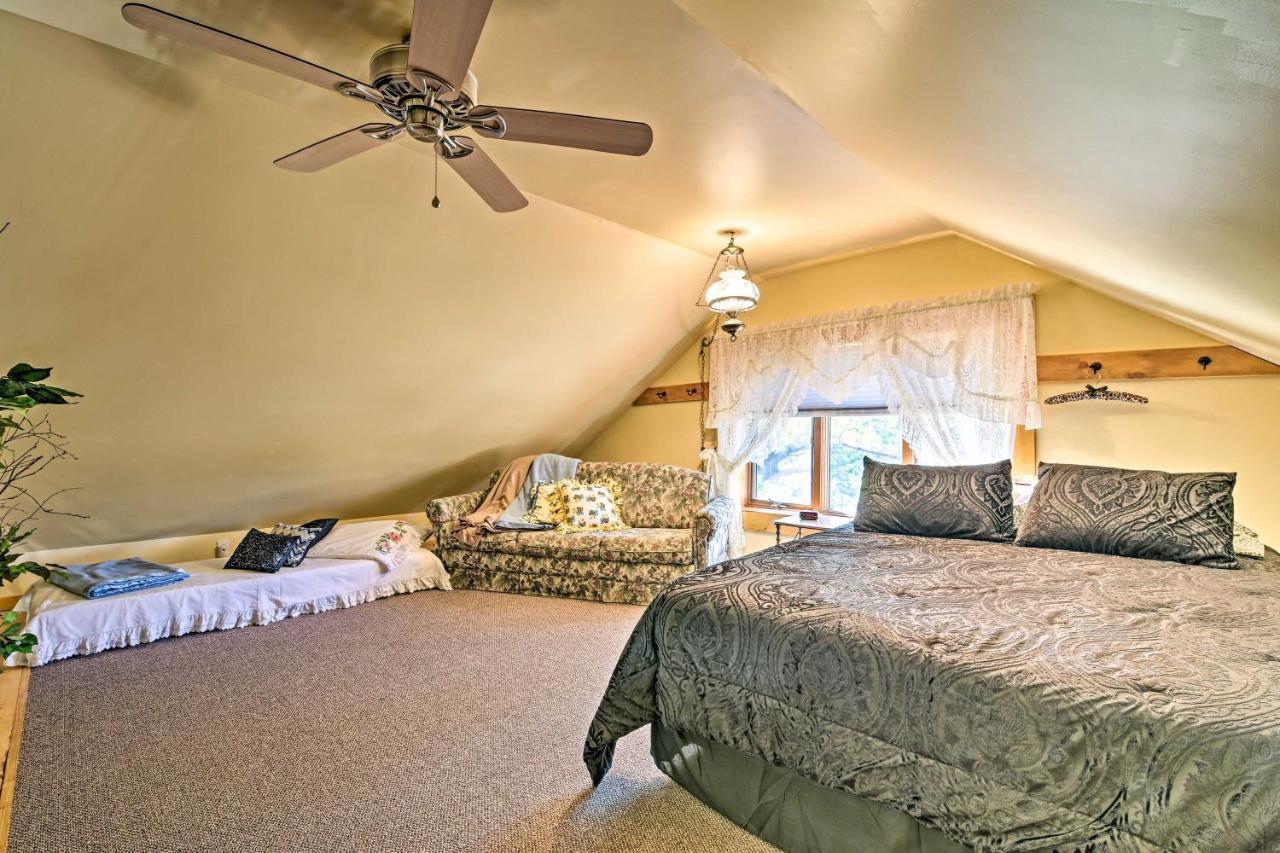 Honey House Cabin - A Quiet Countryside Retreat! Nappanee Esterno foto