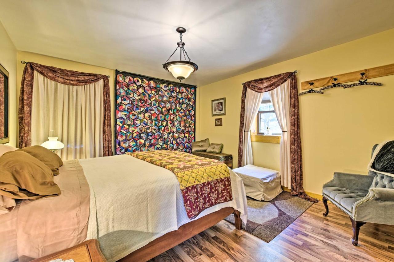 Honey House Cabin - A Quiet Countryside Retreat! Nappanee Esterno foto