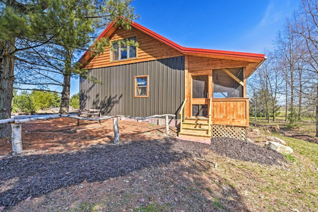 Honey House Cabin - A Quiet Countryside Retreat! Nappanee Esterno foto