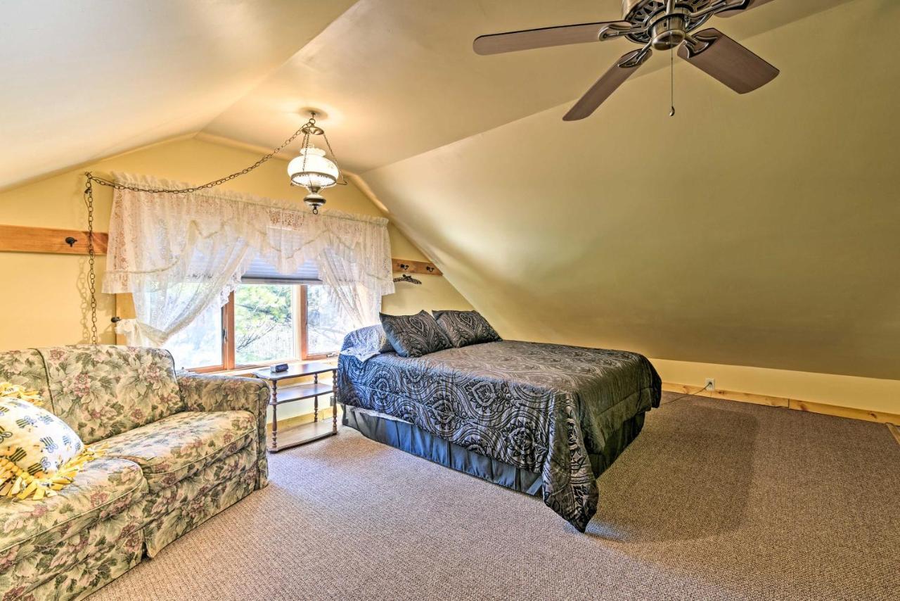 Honey House Cabin - A Quiet Countryside Retreat! Nappanee Esterno foto